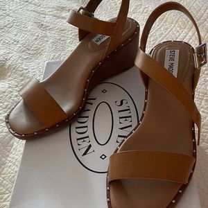 Steve Madden Studded Wedge 7 New